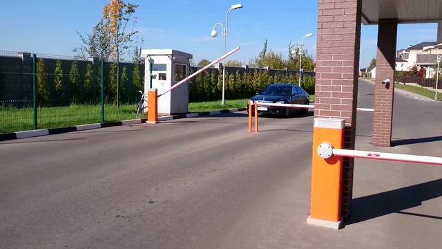 Работа шлагбаумов NICE S-BAR (въезд - выезд) смотреть онлайн