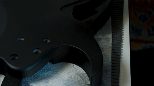 How to Refinish A Guitar at Home, Part 2: Spraying Paint At Home смотреть онлайн