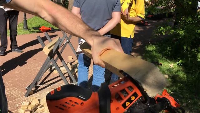 Акк Универсальная пила Black&Decker пилим брус 50х50 часть 1 смотреть онлайн