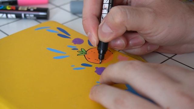 РИСУЮ НА ОБЛОЖКЕ СКЕТЧБУКА МАРКЕРАМИ POSCA И БОЛТАЮ смотреть онлайн