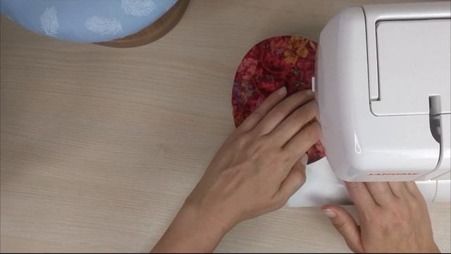 Мастер-класс «Ёлочная игрушка», выполненная на Janome ArtDecor 718A. смотреть онлайн