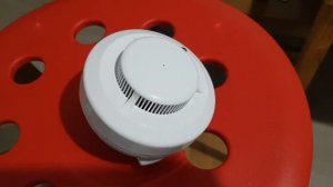 Дымовой извещатель Рубеж ИП 212-142 пищит раз в минуту