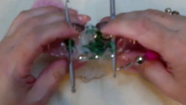 Teil 3 - Rainbow Loom 3 D Rose mit 5 runden Blättern von Lachtaeubchen Loom смотреть онлайн