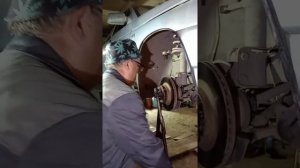 Замена опоры передних стоек автомобилей ВАЗ 2110, 2109, Калина, Приора.