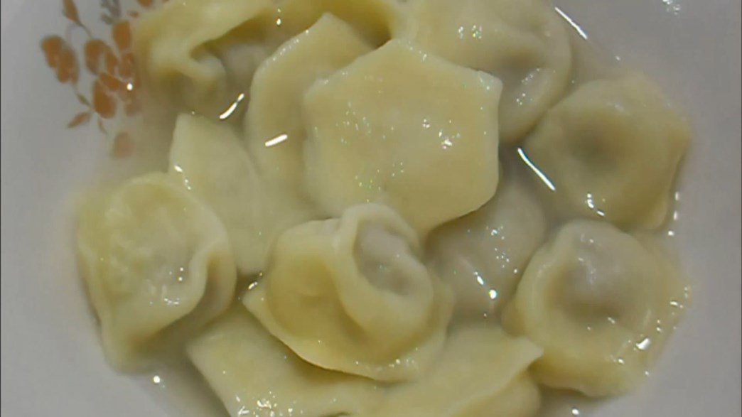 Быстрый способ лепки пельменей. Идеальное тесто для пельменей смотреть онлайн