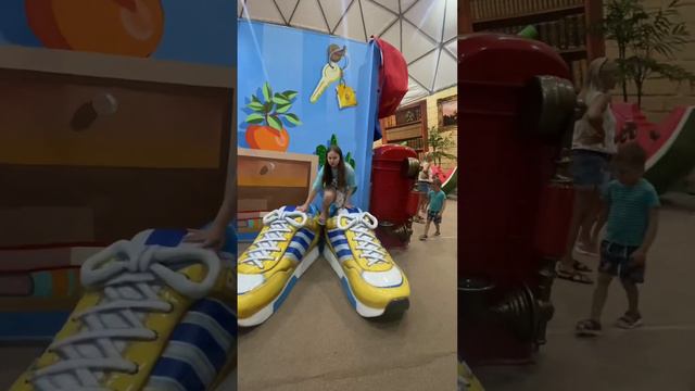 Гуляю в парке Ревьера/был основан в 1898 году🎡 смотреть онлайн