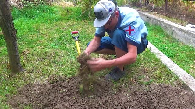 5 Обрабатываю землю на даче (1).mp4 смотреть онлайн