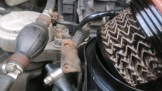 Ford S-max 2.0 TDCI Замена топливного фильтра. смотреть онлайн