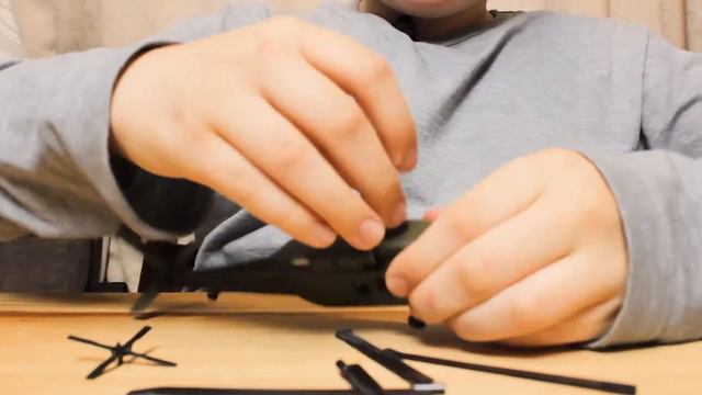 Собираю крутой вертолёт Чёрной Ястреб смотреть онлайн