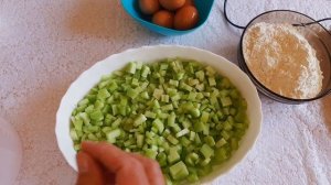 ШАРЛОТКА С РЕВЕНЕМ / ОЧЕНЬ ВКУСНАЯ И ПЫШНАЯ //
