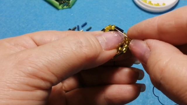 М. К. БРАСЛЕТ ИЗ БИСЕРА И СТЕКЛЯРУСА. смотреть онлайн