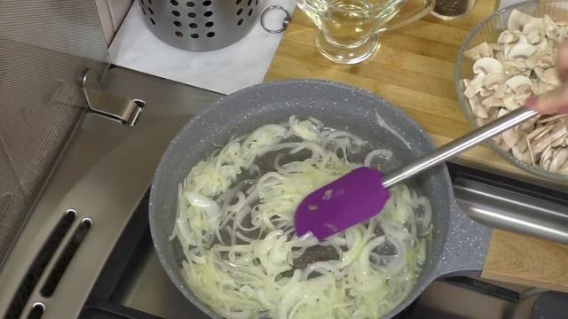 Теплый салат с крабовыми палочками. смотреть онлайн