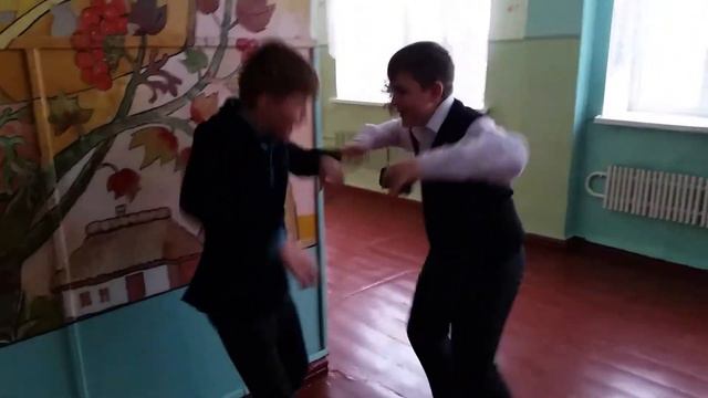 ТИПЫ ЛЮДЕЙ ВО ВРЕМЯ КОНФЛИКТА (90%) смотреть онлайн