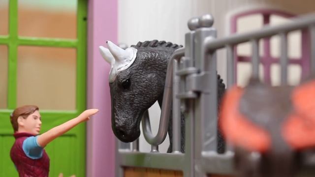 YOU CAN'T RIDE TITAN ANYMORE!!! SCHLEICH RANDOMNESS смотреть онлайн