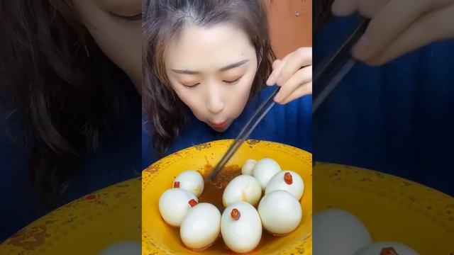 Eating Spicy Noodles And Full Eggs [Mukbang Show] 먹방 Chinese Foods 매운 국수와 계란을 먹고 吃辣面和鸡蛋