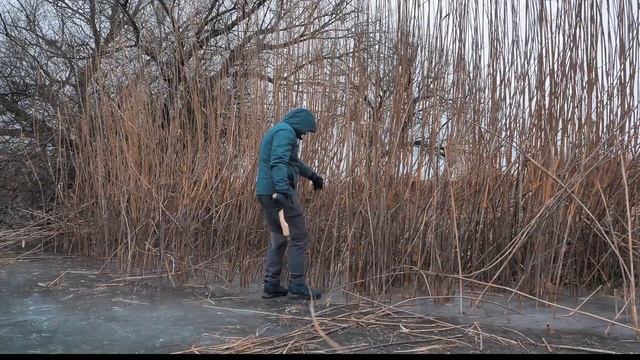 ПРОСТЫЕ ПАРНИ. Зимняя рыбалка на жерлицы, путешествие для души. Чай на костре смотреть онлайн