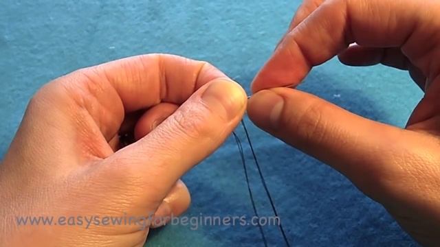 How to Tie a Knot in Thread : Sewing for Beginners смотреть онлайн