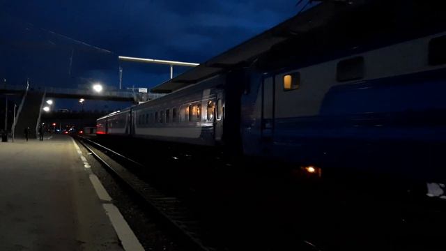 Электровоз ЧС7-155 с региональными поездом смотреть онлайн