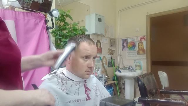 Стрижёмся под Фейд , без насадок. смотреть онлайн