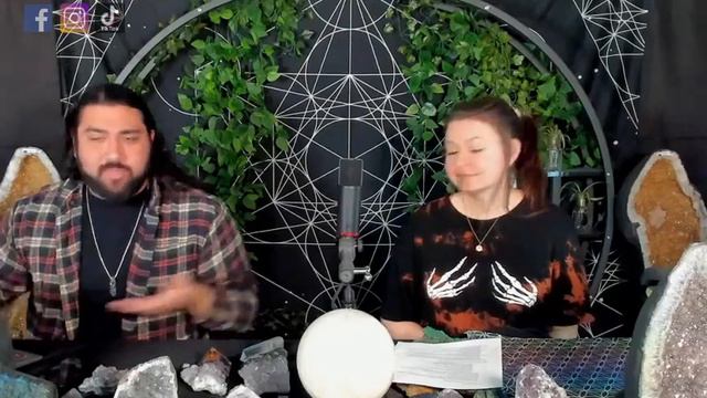Crystal Convos w/ Andrew & Meg 4/24/2023 смотреть онлайн