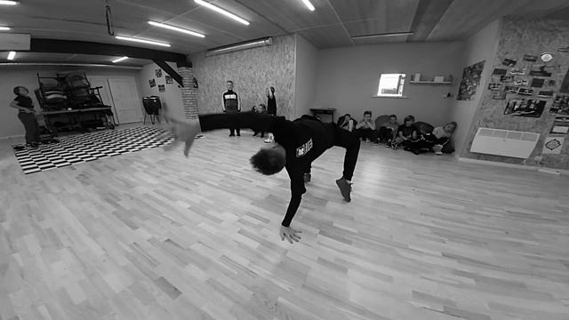 B-boy Ego and Masterskaja.lv смотреть онлайн