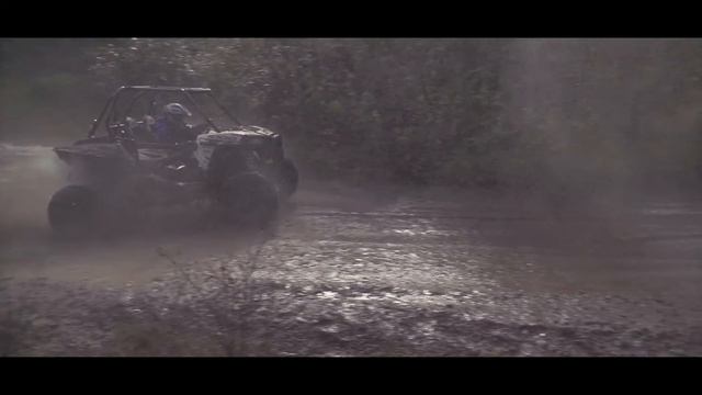 SKODA Fabia R5 Rally car V’s Polaris RZR 1000 Buggy RACE! смотреть онлайн