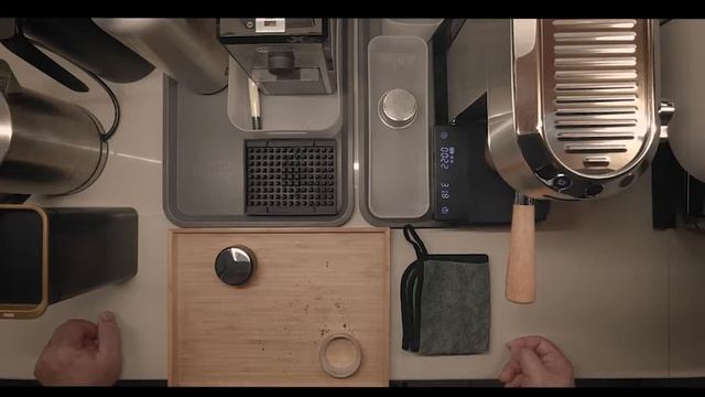 Budget Home Espresso Preparation with the Delonghi Dedica EC685 Espresso Machine and KG89 Grinder смотреть онлайн