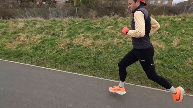 Nike Streakfly Vaporfly Alphafly comparison over 30k LONG marathon training session! смотреть онлайн