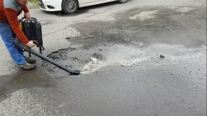 как осушить лужу ?