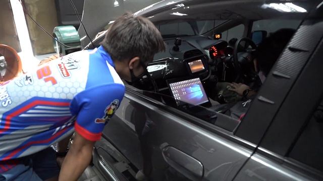 FAST2FLY พาเพลิน EP03 : HONDA JAZZ(GE) จูนสเต๊ป 117 ม้า смотреть онлайн
