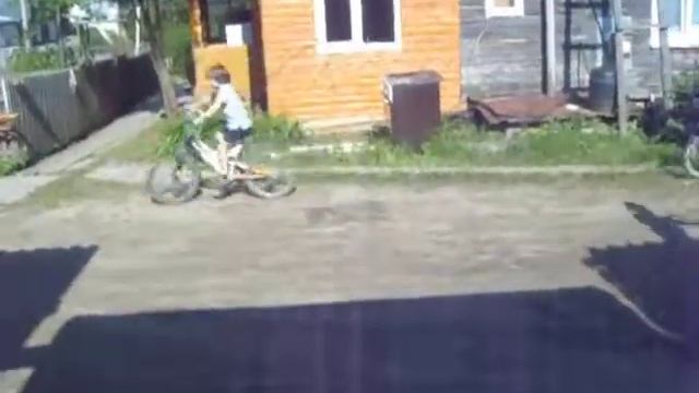 Танцы на велосипедах смотреть онлайн
