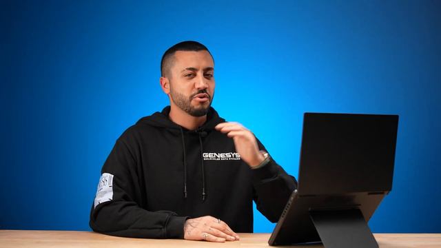 GELECEKTEN GELEN ÇİFT EKRANLI OLED LAPTOP !! смотреть онлайн