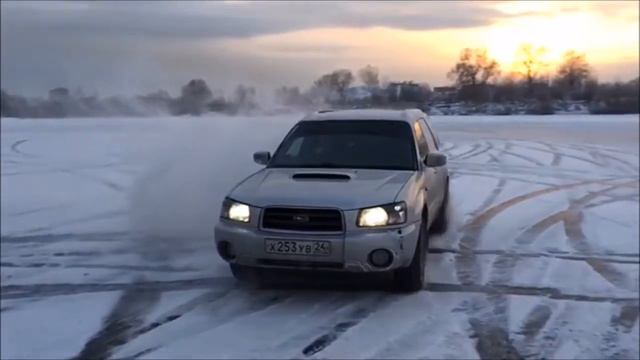 Subaru Forester на озере смотреть онлайн