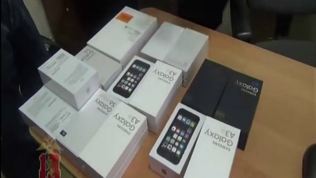 В Красноярске продавец украл из магазина цифровую технику на миллион смотреть онлайн