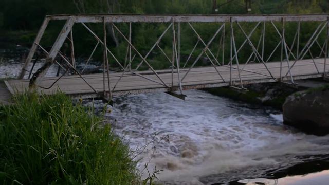 Водосброс на реке Охта в Капитолово. The Spillover On The River Ohta Near Saint-Petersburg.