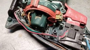 Замена щеток на перфораторе Метабо KHE 2851