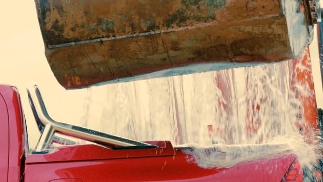 Экскаватор VS Toyota Hilux смотреть онлайн