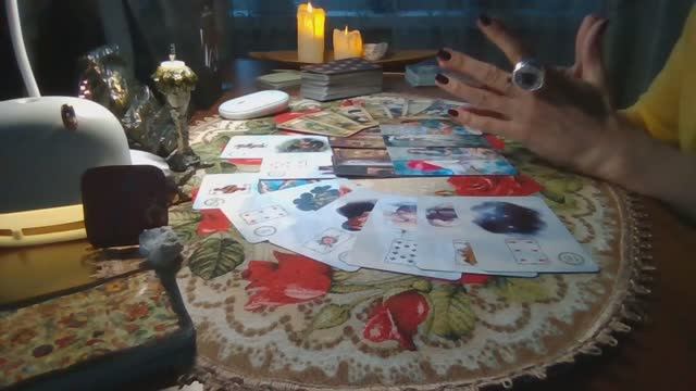 🔮🧿КАК ОН ЖИВЁТ С МОЕЙ СОПЕРНИЦЕЙ ❓❗❗ Гадание расклад Таро смотреть онлайн