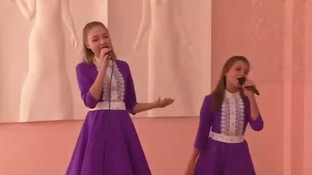 Песня: "Любимый учитель". Исполняют Мария Пепеляева и Елена Лобанова. смотреть онлайн