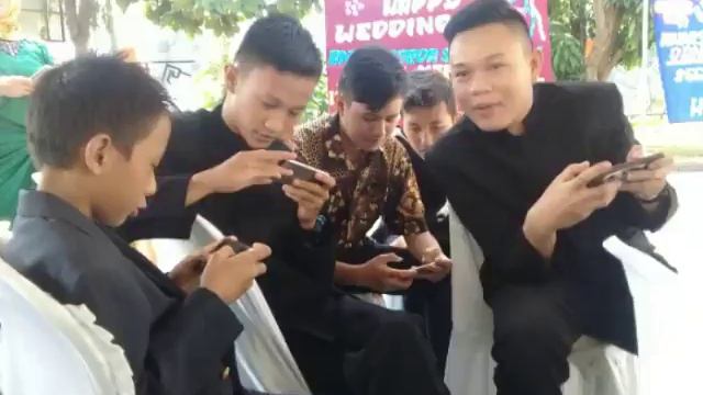 Pernikahan Ari & Caca смотреть онлайн