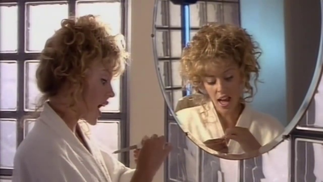 Kylie Minogue - I Should Be So Lucky [1988] смотреть онлайн