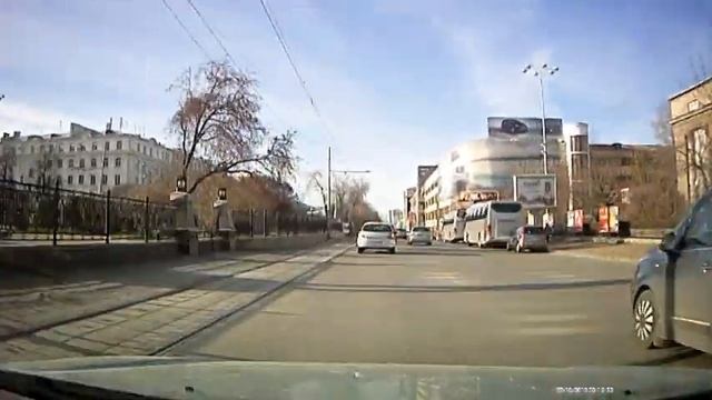 По центральной улице Екатеринбурга смотреть онлайн