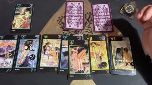 ХОЧЕТ ЛИ ОН МЕНЯ. БУДЕТ ЛИ МЕНЯ ДОБИВАТЬСЯ. Таро. Гадание онлайн.