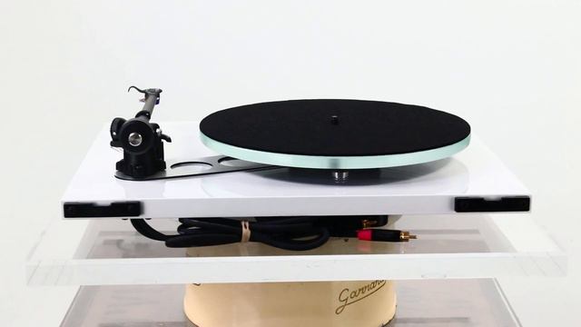 Rega Planar 3 - White / Audio Technica AT-XP3 смотреть онлайн