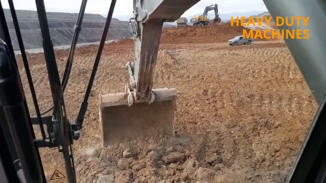 VOLVO EC 700C EXCAVATOR LOADING TRUCK (IN CAB) смотреть онлайн