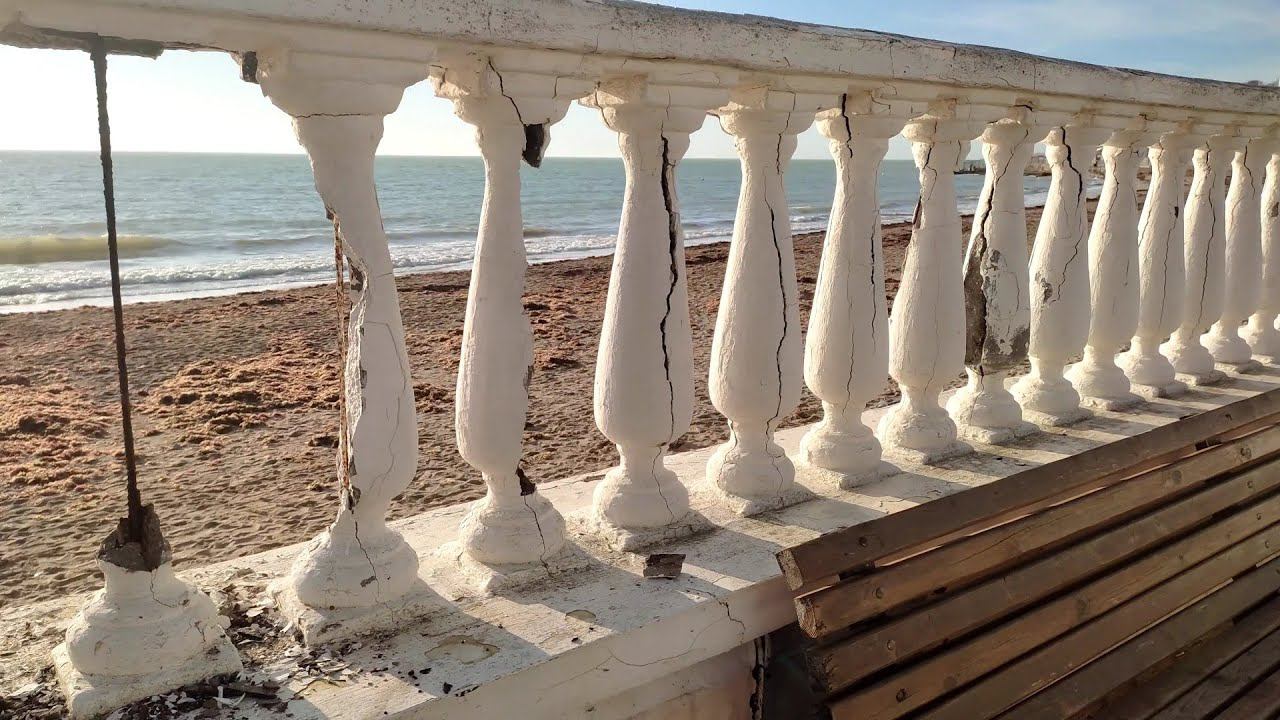 Евпатория 2024. Набережная Горького в феврале. Ремонт центральной ротонды, стройка на месте туалета. смотреть онлайн