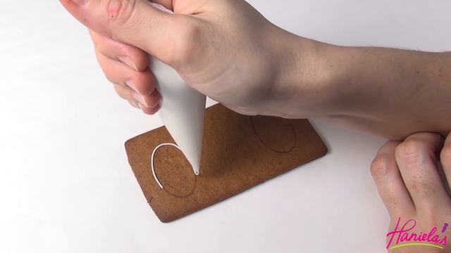 DISNEY BEAUTY AND THE BEAST GINGERBREAD HOUSE смотреть онлайн