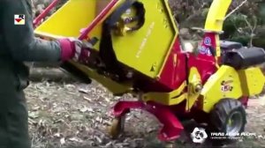 Навесной измельчитель веток (древесины, древесных отходов). Щеподробилка для измельчения веток.