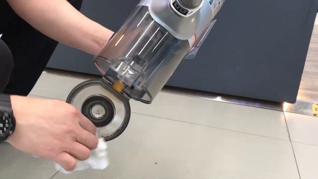 LG Stick Vacuum /// A9TULTRA /// How to Clean. смотреть онлайн