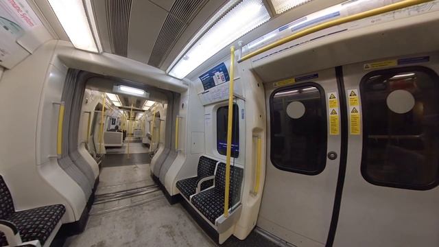 London Underground First Person Journey - Aldgate to Oxford Circus via King's Cross St. Pancras смотреть онлайн